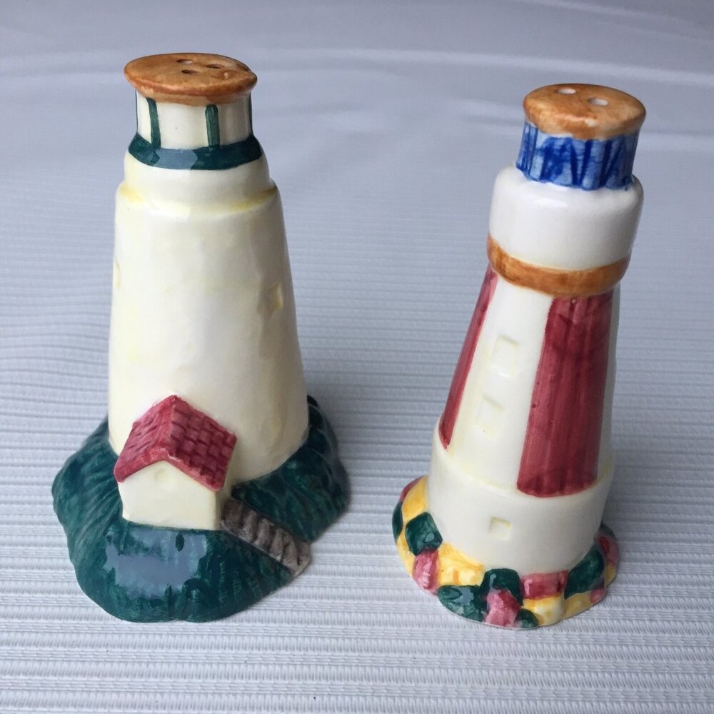 Lighthouse Salt & Pepper Shaker Set Nautical Beach Ocean Souvenir Decor Vintage